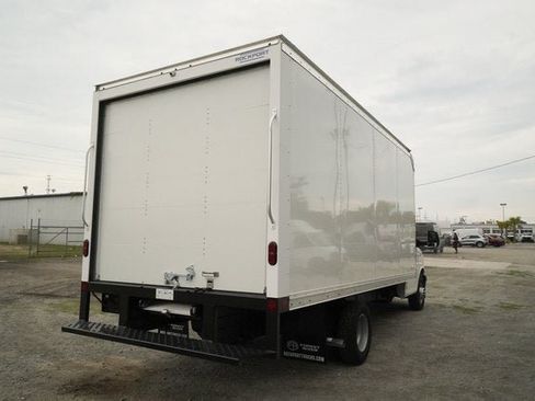 New 2026 GMC Savana 3500 Extended w/ Power Convenience Package RWD image 3