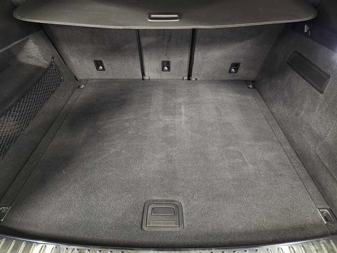 Used 2025 Porsche Cayenne AWD/4WD image 32