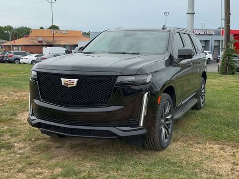 Used 2021 Cadillac Escalade Sport w/ Driver Assist Tech Package AWD/4WD image 2