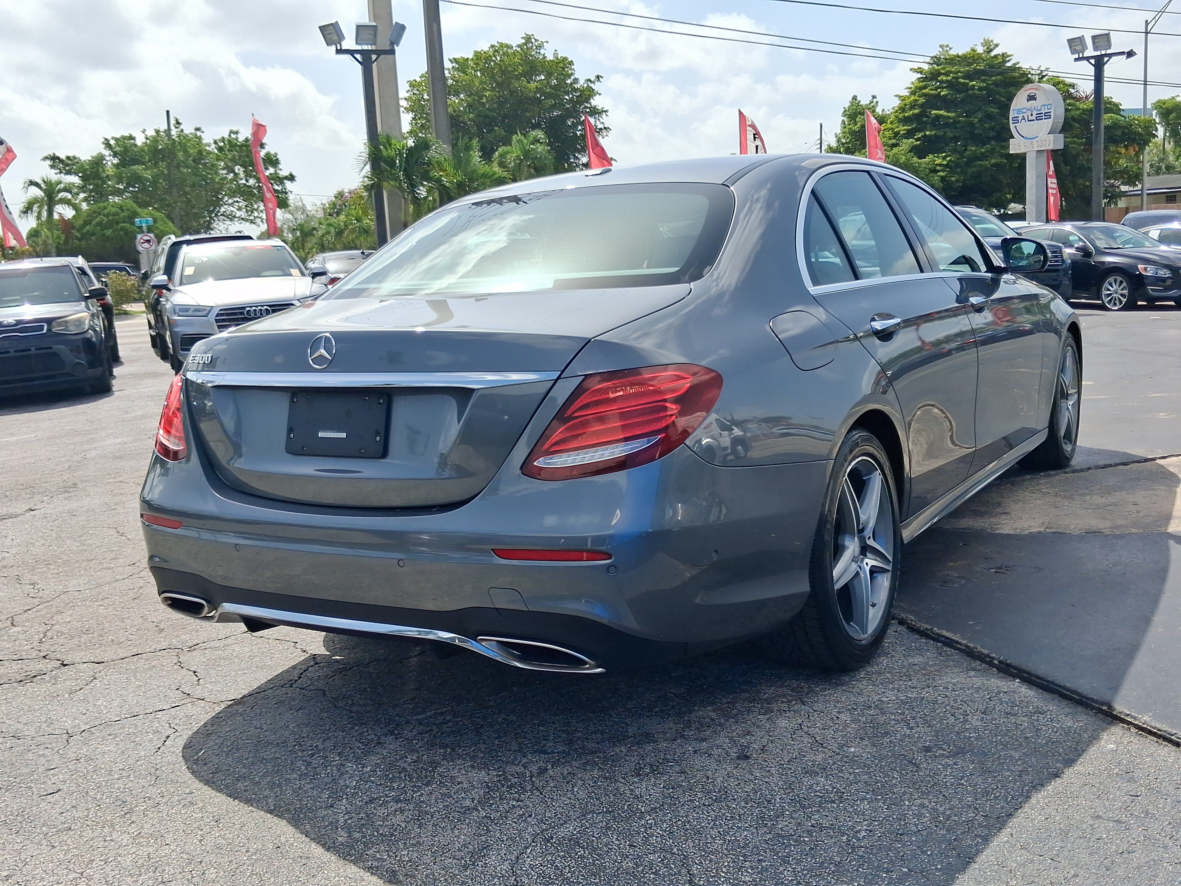 Used 2017 Mercedes-Benz E 300 image 5