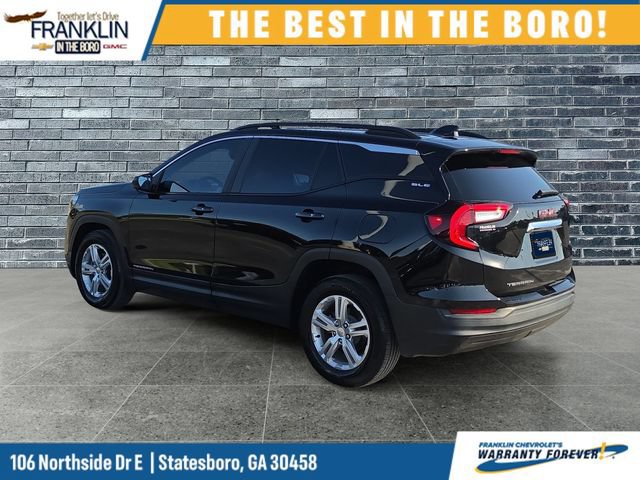 Used 2024 GMC Terrain SLE w/ Driver Convenience Package FWD image 3