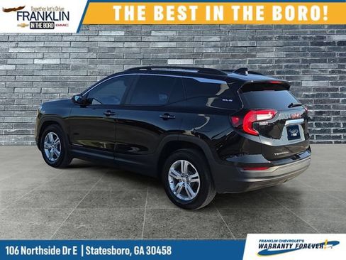 Used 2024 GMC Terrain SLE w/ Driver Convenience Package FWD image 3