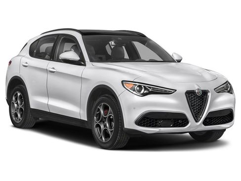 Used 2022 Alfa Romeo Stelvio Ti w/ Active Assist Plus Package image 6
