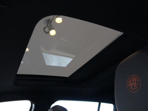 New 2025 Alfa Romeo Tonale AWD/4WD image 16
