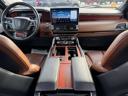 Used 2023 Lincoln Navigator L Reserve w/ Equipment Group 201A image 21