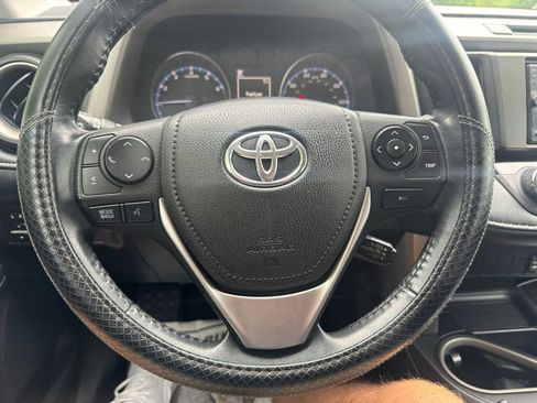 Used 2018 Toyota RAV4 XLE w/ Plus Extra Value Package FWD image 15