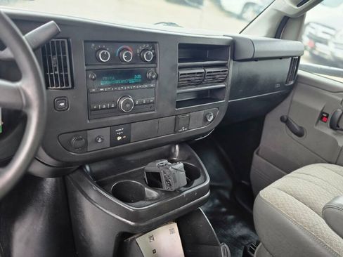 Used 2017 Chevrolet Express 3500 w/ Chrome Appearance Package RWD image 15