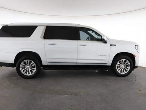 Used 2021 GMC Yukon XL SLT w/ SLT Premium Package AWD/4WD image 14