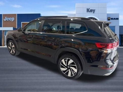 Used 2024 Volkswagen Atlas SE AWD/4WD image 4