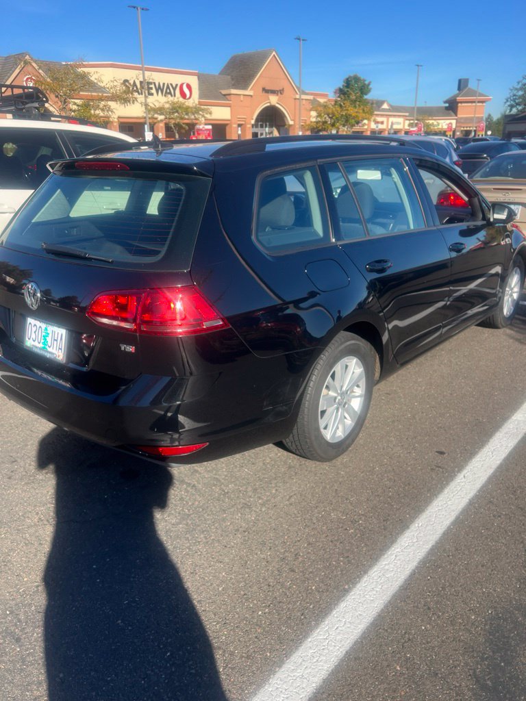 Used 2016 Volkswagen Golf S FWD image 5