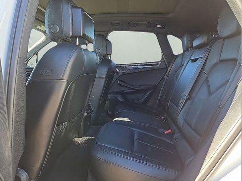 Used 2024 Porsche Macan T w/ Premium Plus Package image 10