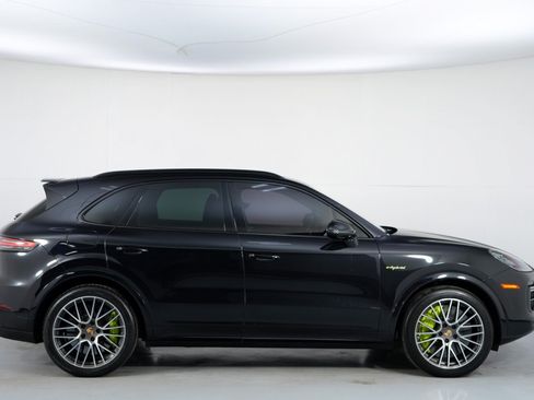 Used 2021 Porsche Cayenne Turbo S AWD/4WD image 56