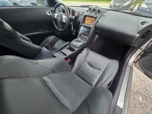 Used 2004 Nissan 350Z Touring image 16