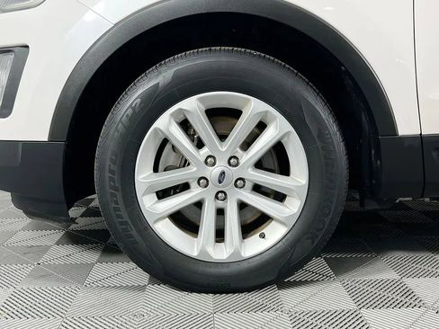 Used 2017 Ford Explorer XLT w/ Equipment Group 202A image 33