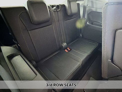 Used 2023 Volkswagen Tiguan SE R-Line FWD image 9