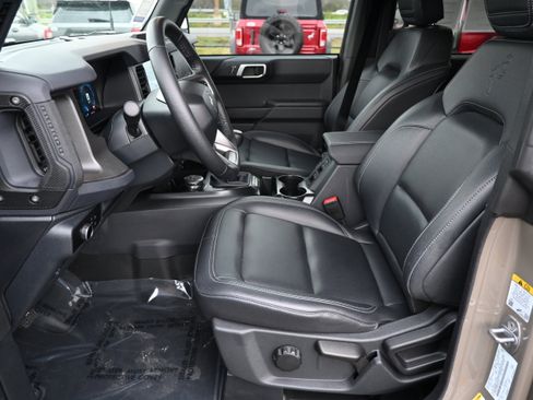 Used 2025 Ford Bronco Big Bend image 15