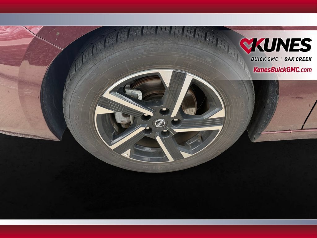 Used 2024 Nissan Sentra SV FWD image 13