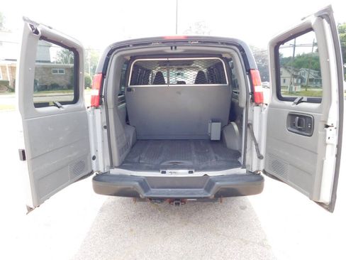 Used 2021 Chevrolet Express 3500 LS RWD image 14