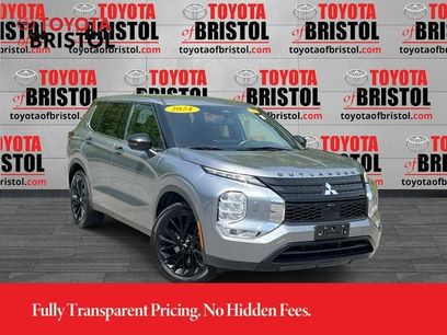 Used 2024 Mitsubishi Outlander SE Black Edition