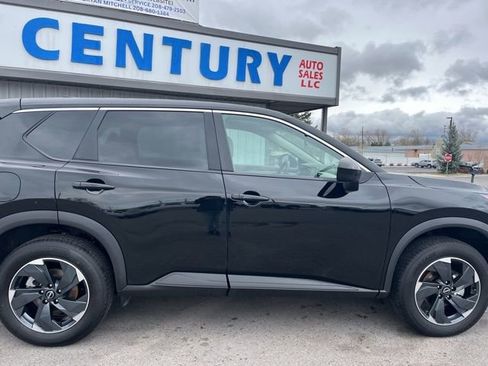 Used 2025 Nissan Rogue SV image 17