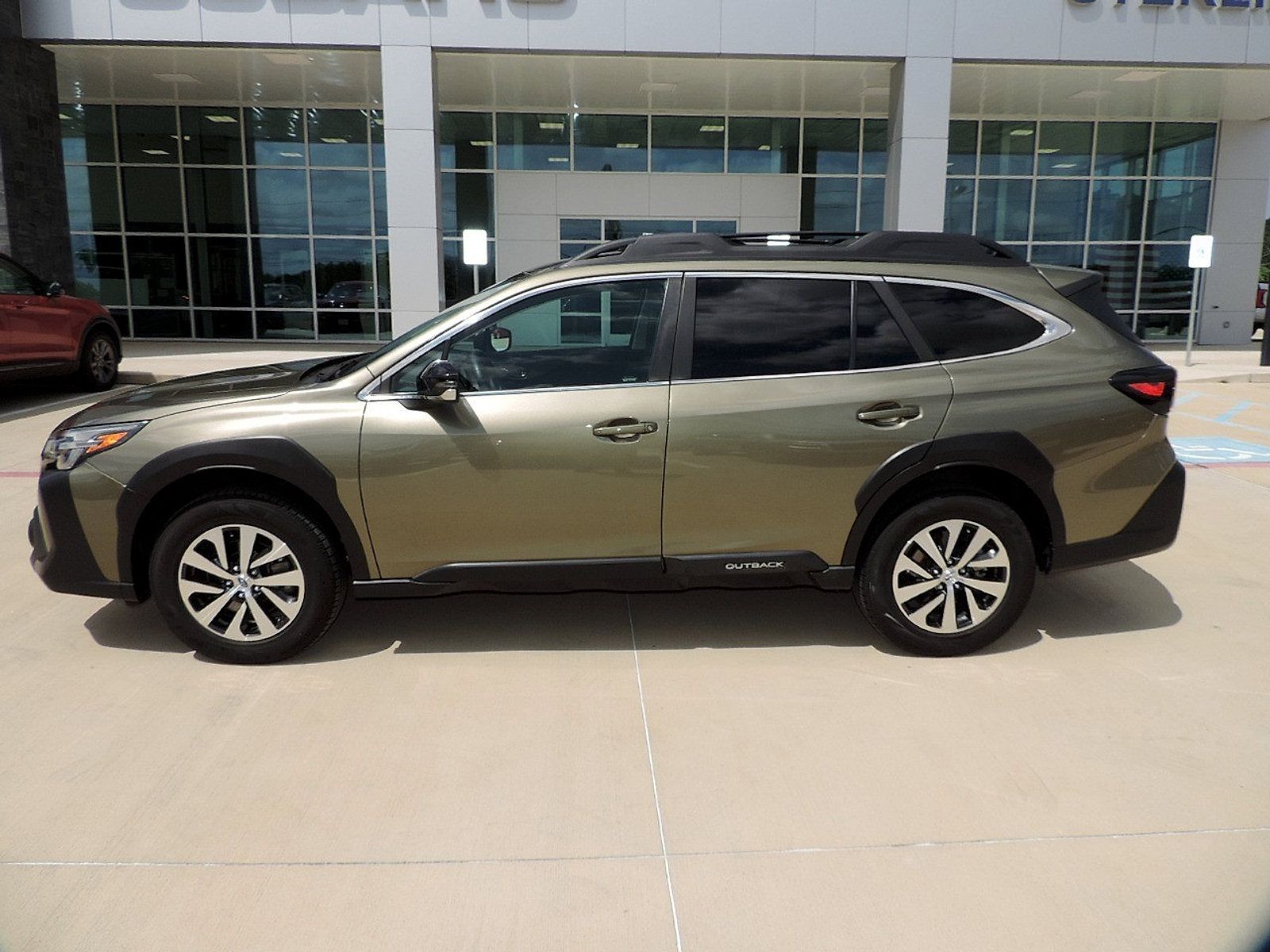 Used 2024 Subaru Outback Premium AWD/4WD image 8