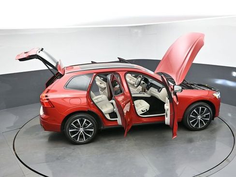 Used 2024 Volvo XC60 B5 Plus w/ Protection Package Premier AWD/4WD image 49