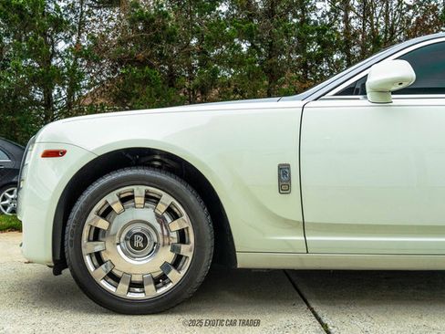 Used 2015 Rolls-Royce Ghost image 4