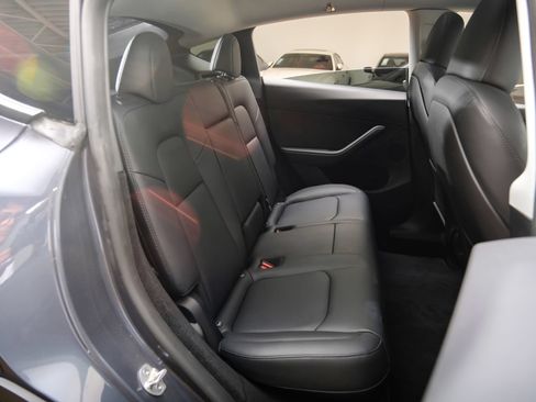 Used 2023 Tesla Model Y Long Range AWD/4WD image 47