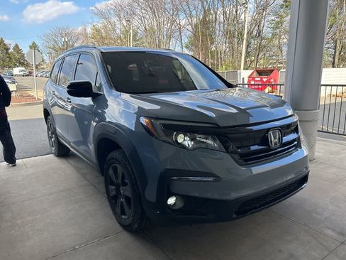 Used 2022 Honda Pilot TrailSport image 3