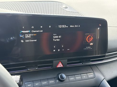 New 2025 Hyundai Elantra SEL w/ Cargo Package image 17