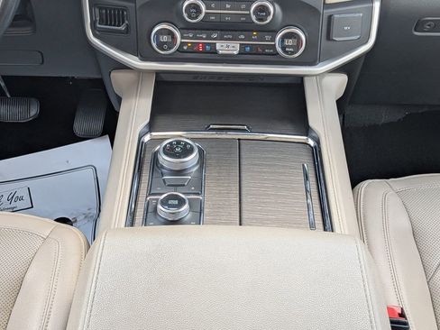 Used 2023 Ford Expedition Limited image 18