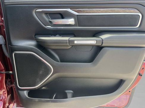 Used 2019 RAM 1500 Laramie AWD/4WD image 25