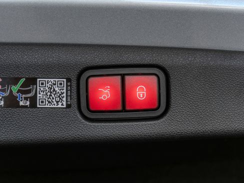 New 2026 Mercedes-Benz E 53 AMG e 4MATIC Sedan image 35