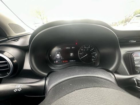 Used 2023 Nissan Kicks SV FWD image 11