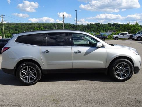 Used 2015 Chevrolet Traverse LT w/ Style and Technology Package AWD/4WD image 5