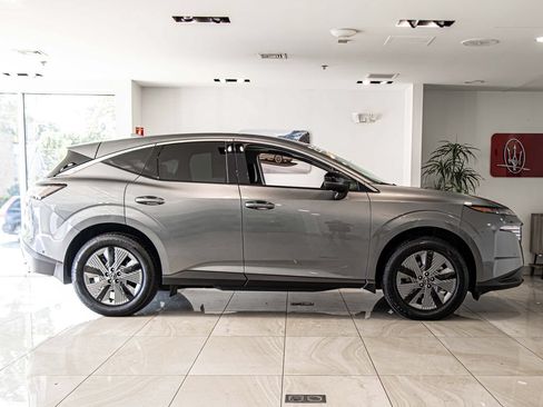 Used 2025 Nissan Murano SL AWD/4WD image 9