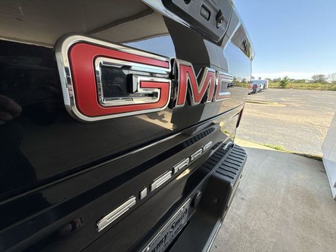 Certified 2025 GMC Sierra 1500 AT4 w/ Technology Package image 38