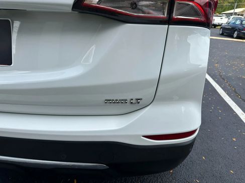 Used 2023 Chevrolet Equinox LT w/ LPO, Floor Liner Package image 7