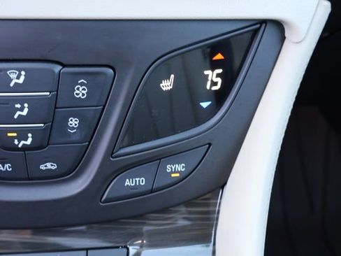 Used 2020 Buick Envision Premium image 31