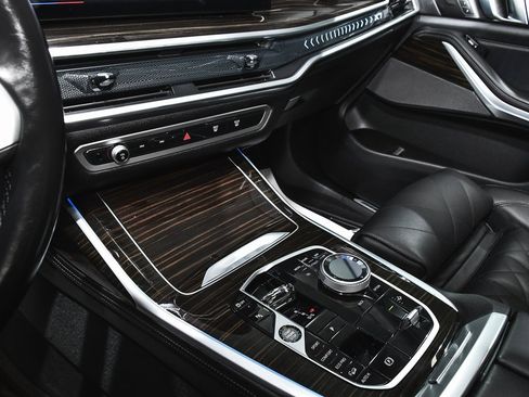 Used 2023 BMW X7 xDrive40i w/ Executive Package image 58