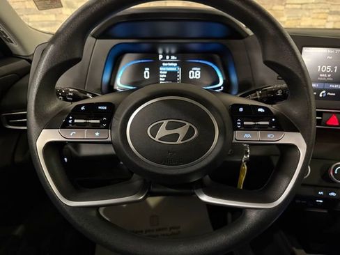 New 2025 Hyundai Elantra SE image 15