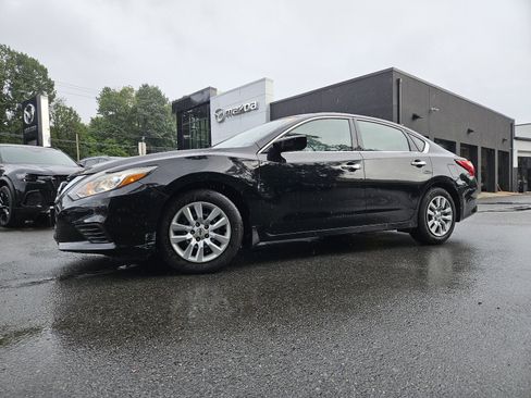Used 2017 Nissan Altima 2.5 S w/ Power Driver Seat Package FWD image 1