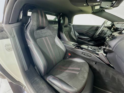Used 2023 Aston Martin V8 Vantage Roadster image 22