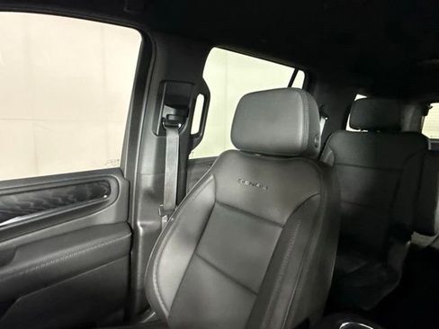 Used 2023 GMC Yukon Denali AWD/4WD image 17