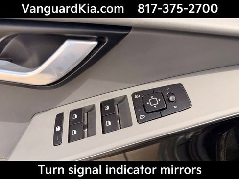 Certified 2024 Kia Niro EX image 19