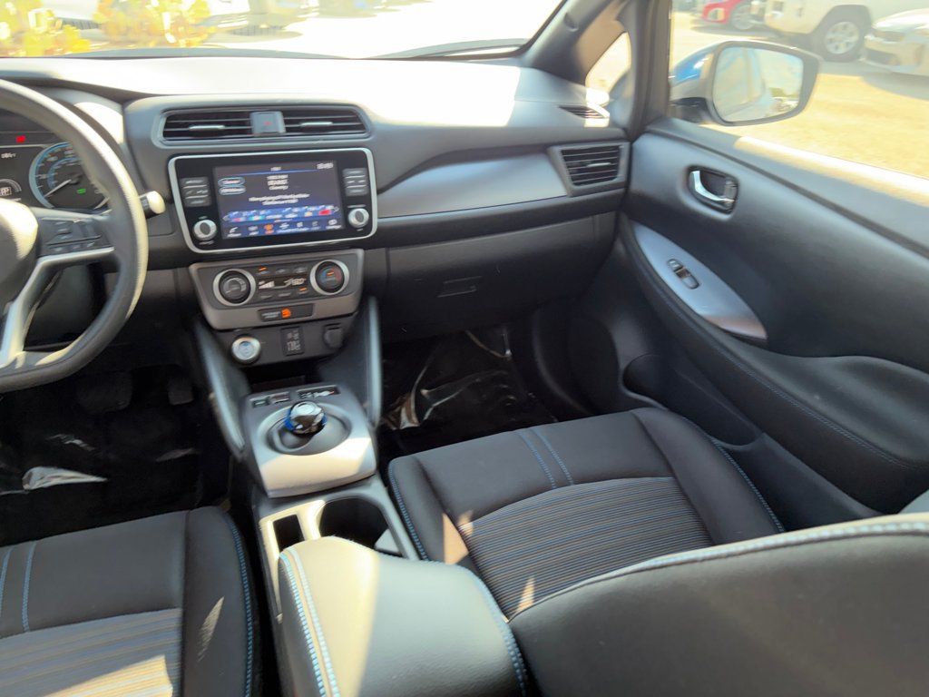 Used 2025 Nissan Leaf S FWD image 21