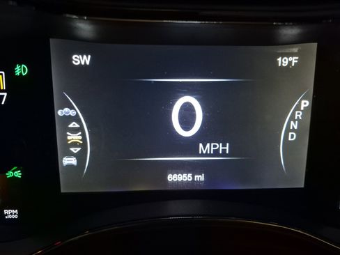 Used 2017 Jeep Grand Cherokee Laredo w/ Quick Order Package 23E image 9