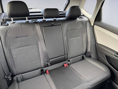 Used 2022 Volkswagen Taos SE w/ Panoramic Sunroof Package image 18