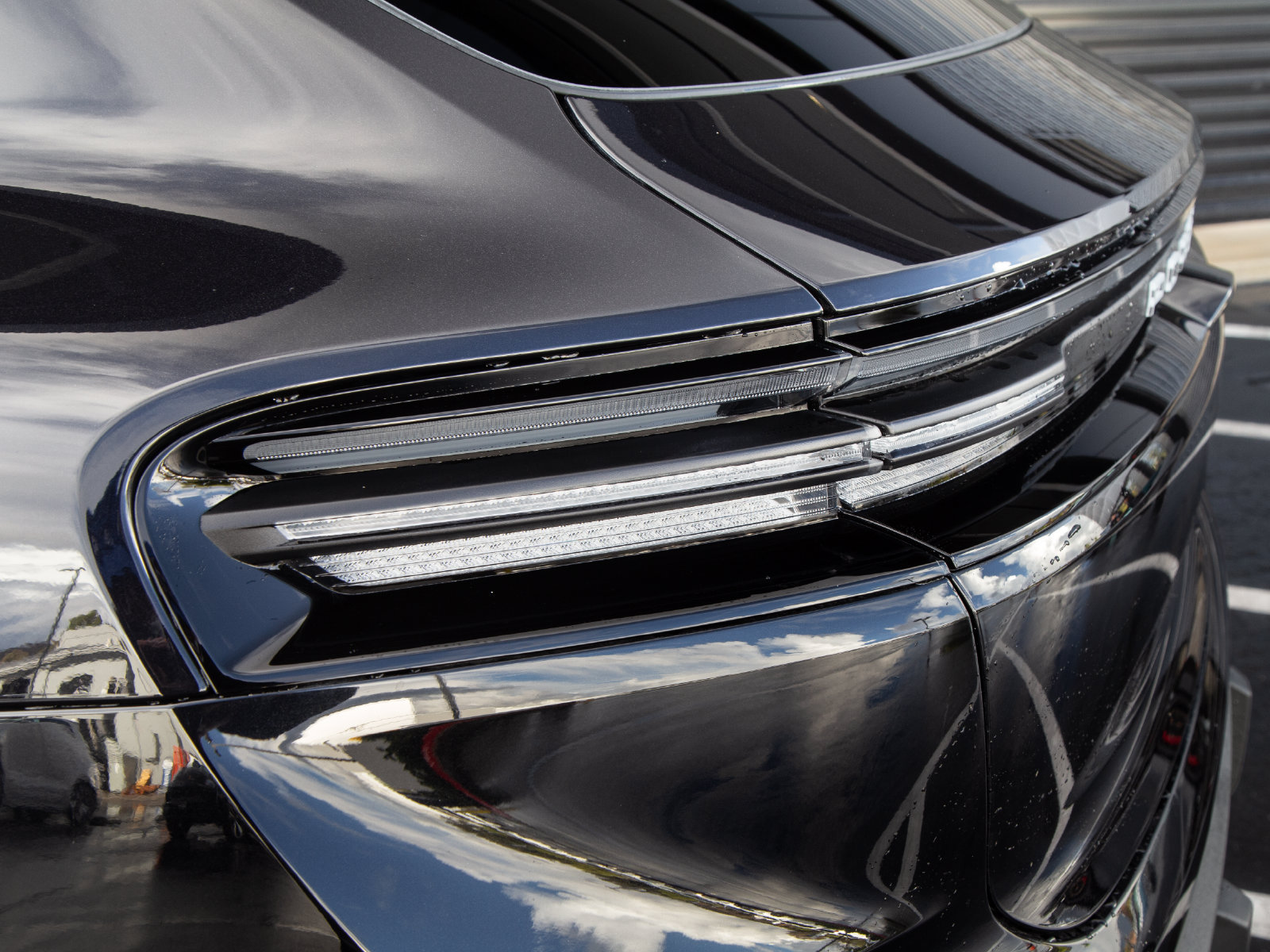 Certified 2025 Porsche Macan Electric RWD image 7