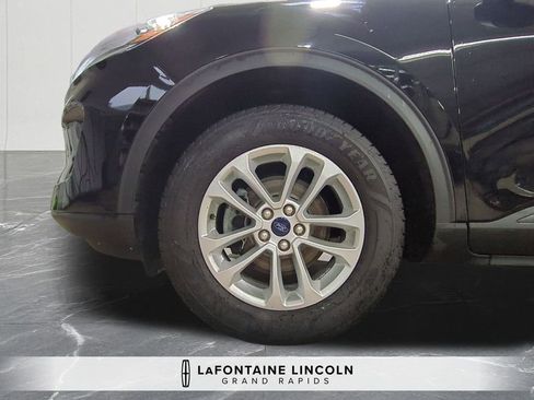 Used 2022 Ford Escape SE w/ Convenience Package image 28